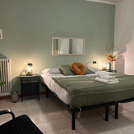 Accogliente Stanza Privata Con Bagno Privato - Daniele'S House Apartment San Donato Milanese Exterior photo